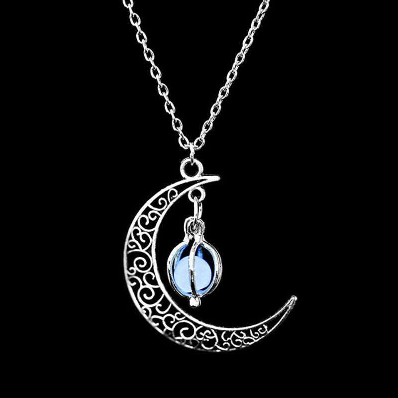 Infinionly StyleTeaser Moon Necklace