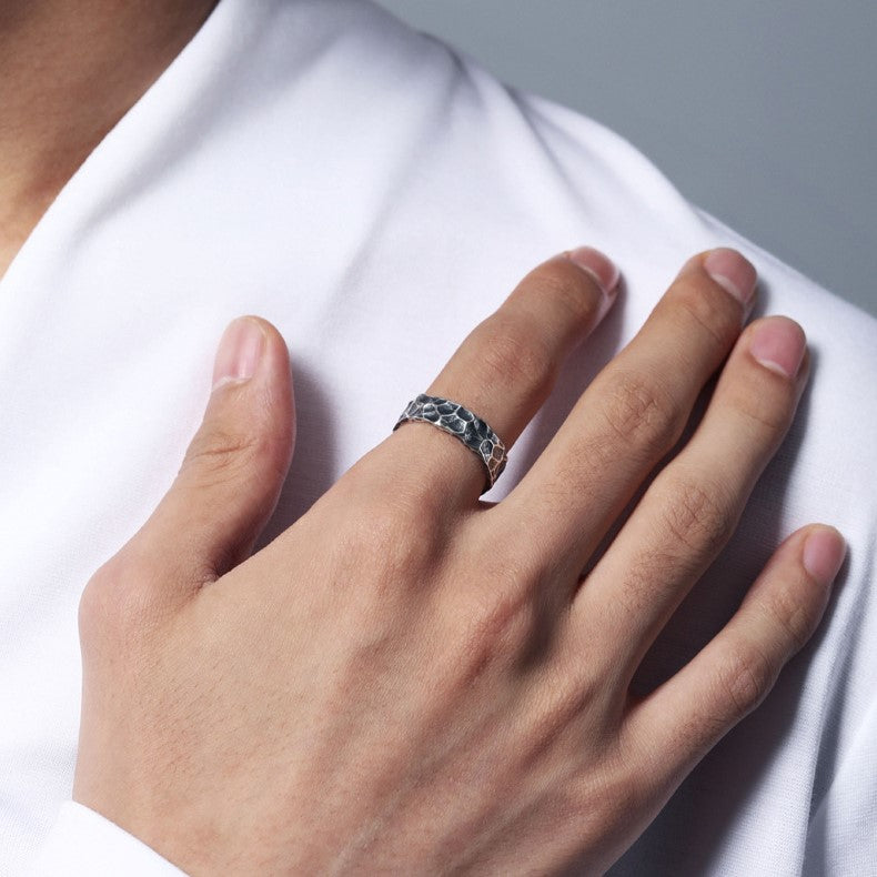 Worldwide Free Shipping Twists and Turns Ring