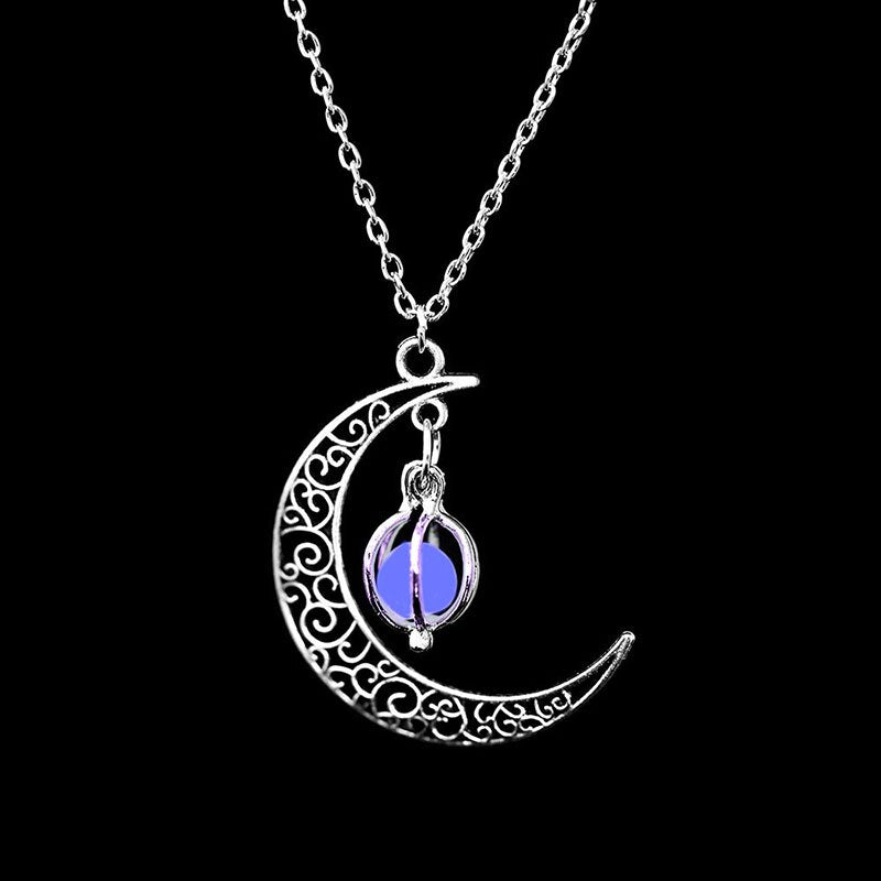 Infinionly StyleTeaser Moon Necklace