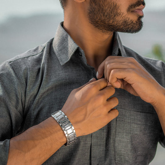 Infinionly Energy Bracelet(Medical-grade Titanium )