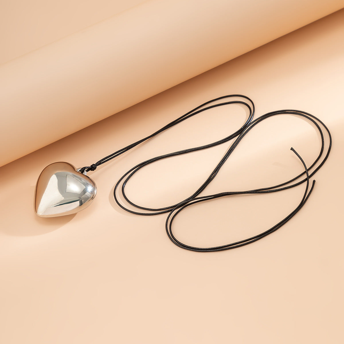 Simple Personality Big Heart Necklace
