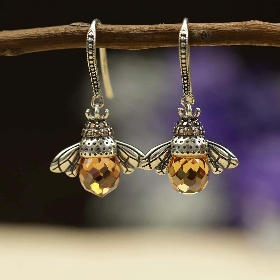 Infinionly Dancing Bee Earrings