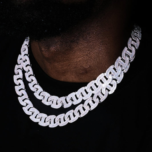 INFINIONLY BAGUETTE CHAIN LINK NECKLACE IN WHITE GOLD