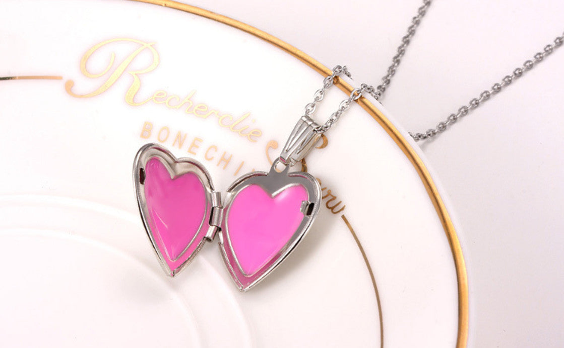 Infinionly Sweet Heart Photo Locket Necklace